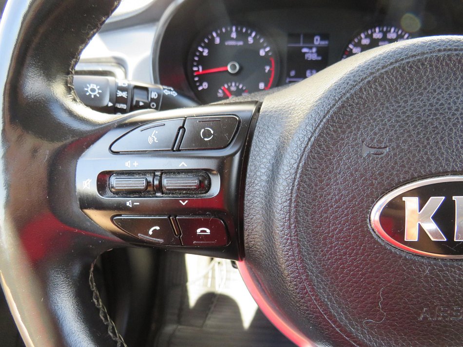 Kia Rio 1.4i 