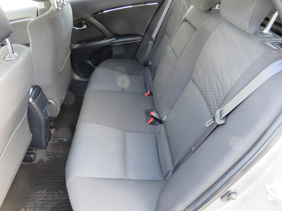 Toyota Avensis 2.0D-4D 