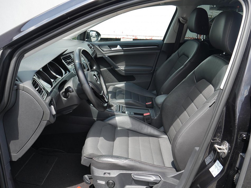 Volkswagen Golf 2.0 TDi 