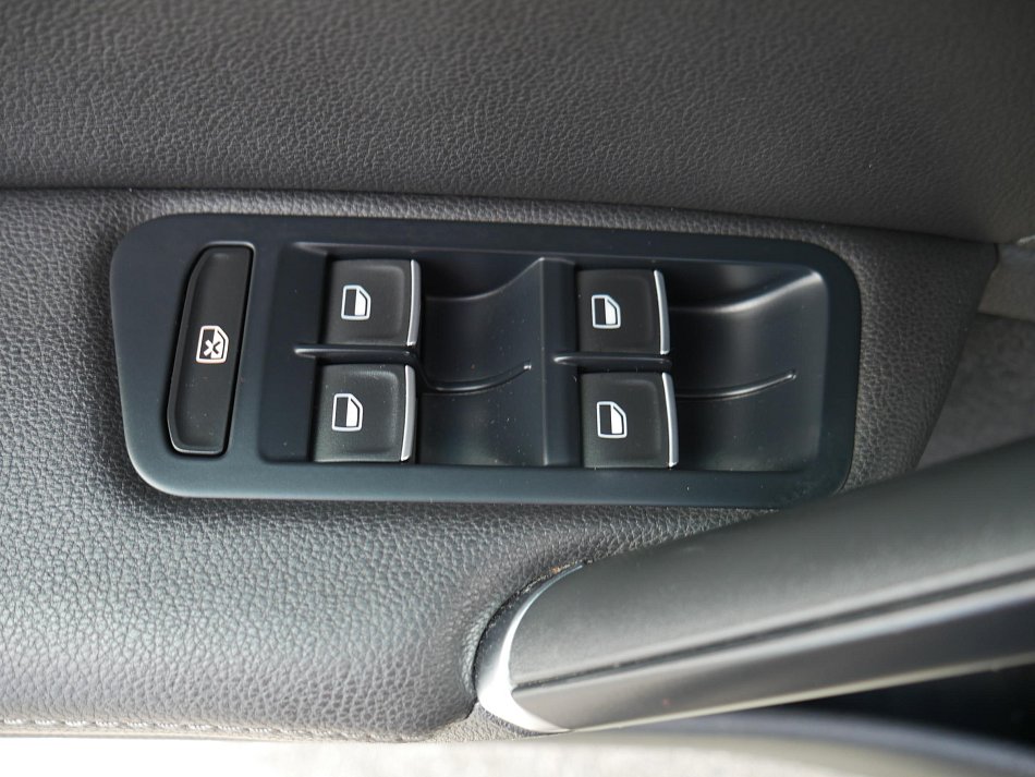Volkswagen Golf 2.0 TDi 