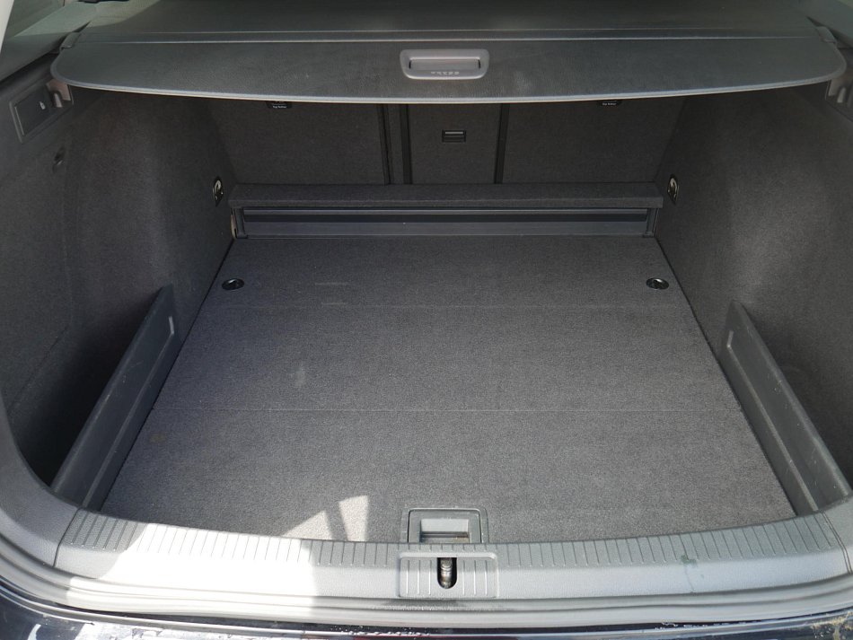 Volkswagen Golf 2.0 TDi 
