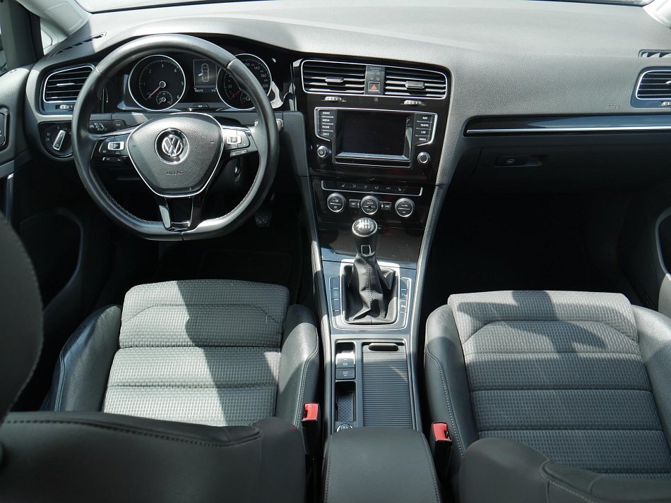 Volkswagen Golf 2.0 TDi 
