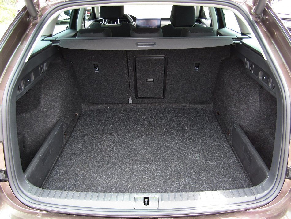 Škoda Octavia IV 2.0 TDi Scout 4x4