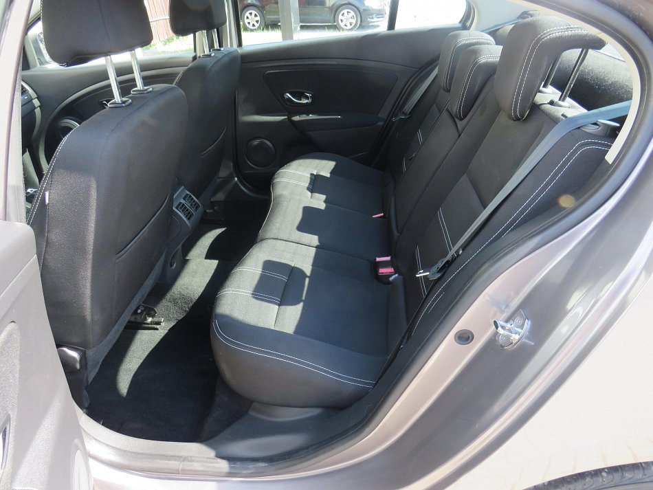 Renault Fluence 1.6i 