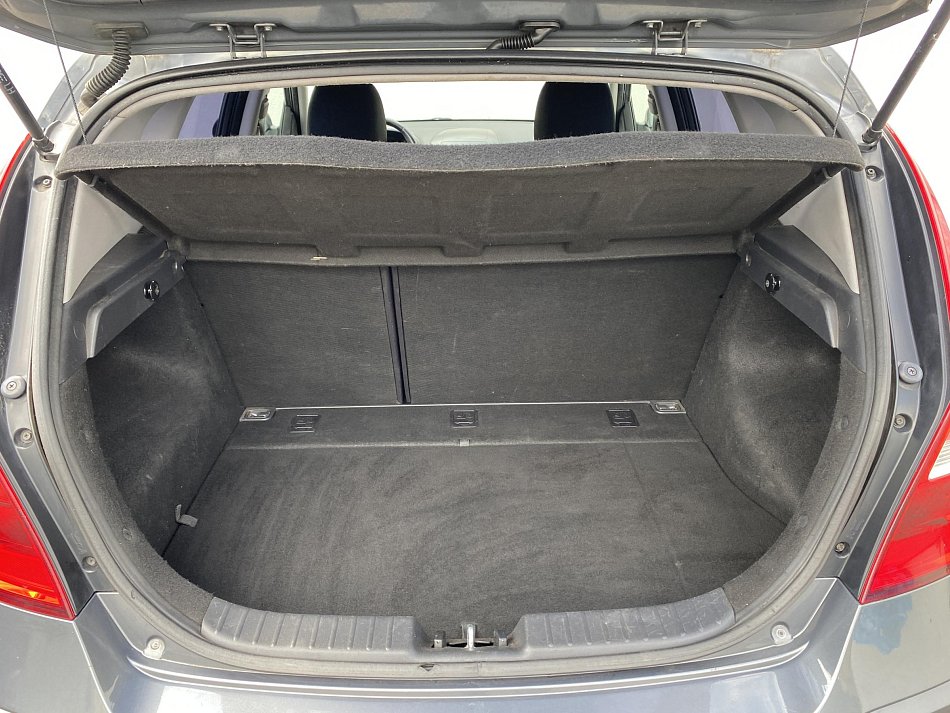 Hyundai I30 1.4 16V 