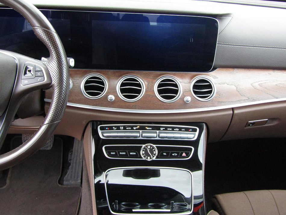 Mercedes-Benz Třída E 2.0CDi 