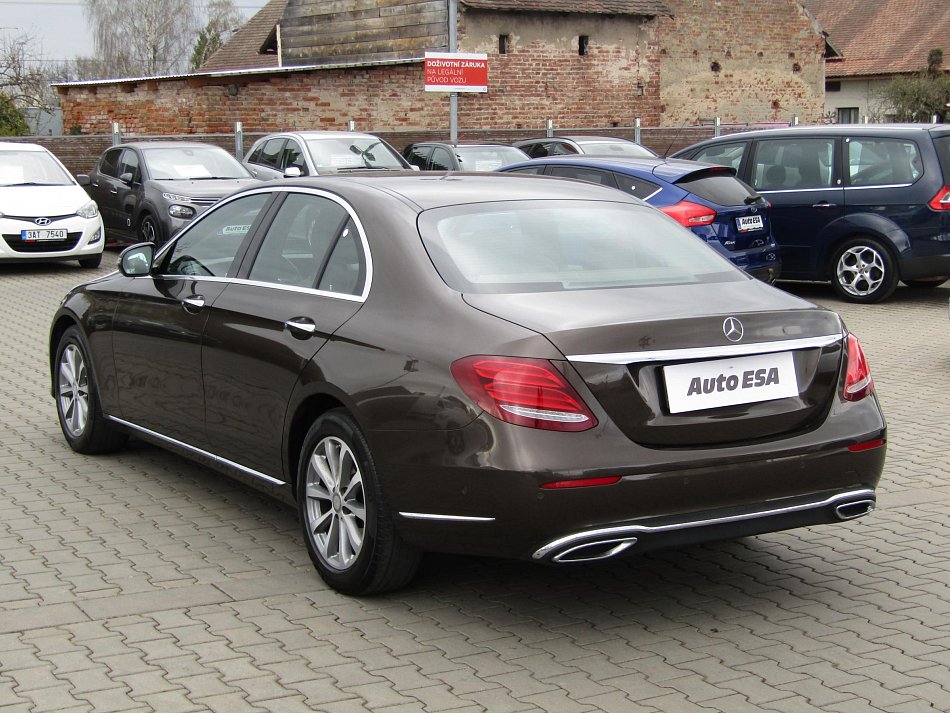 Mercedes-Benz Třída E 2.0CDi 