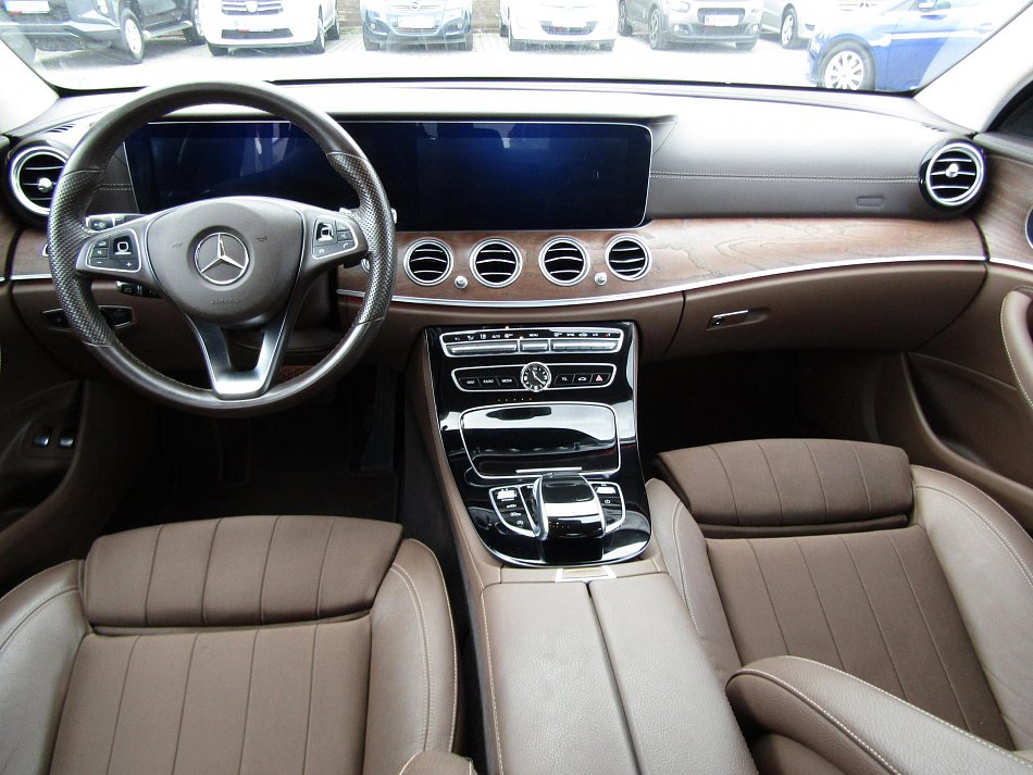 Mercedes-Benz Třída E 2.0CDi 