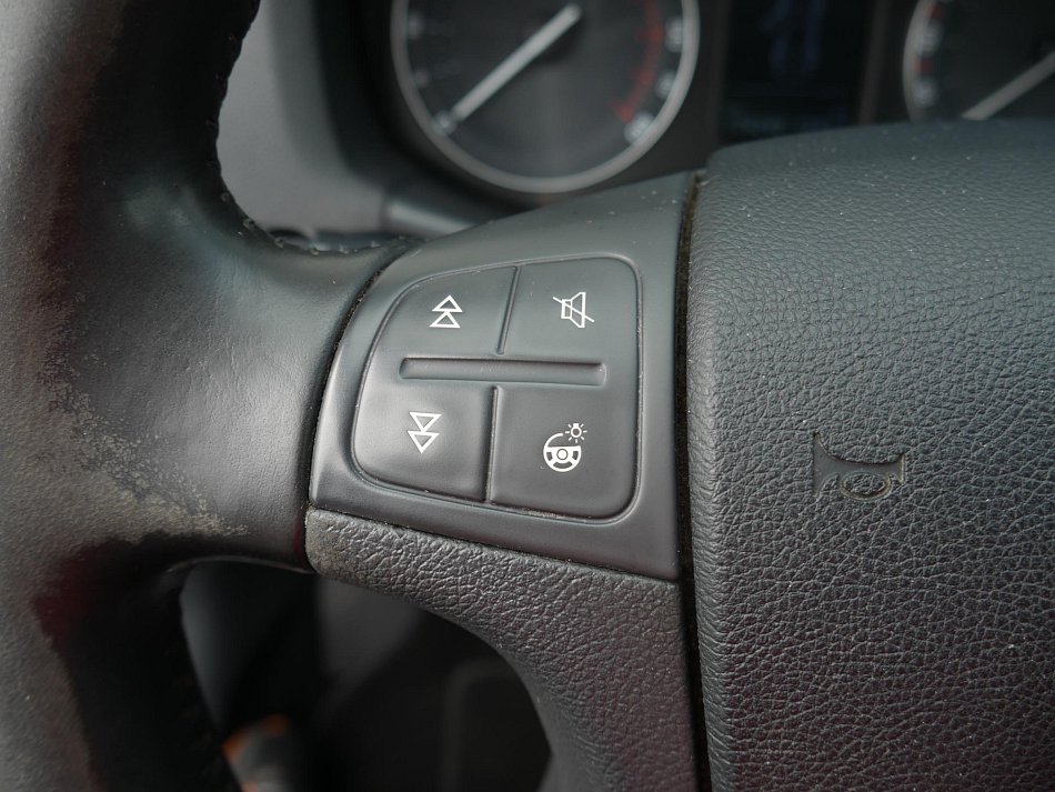 Škoda Octavia II 2.0 TDi Scout 4x4
