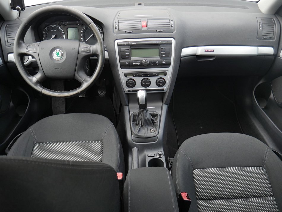 Škoda Octavia II 2.0 TDi Scout 4x4