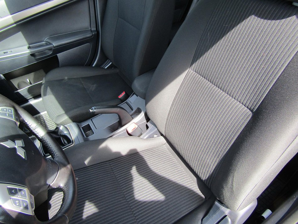 Mitsubishi Lancer 1.6i 