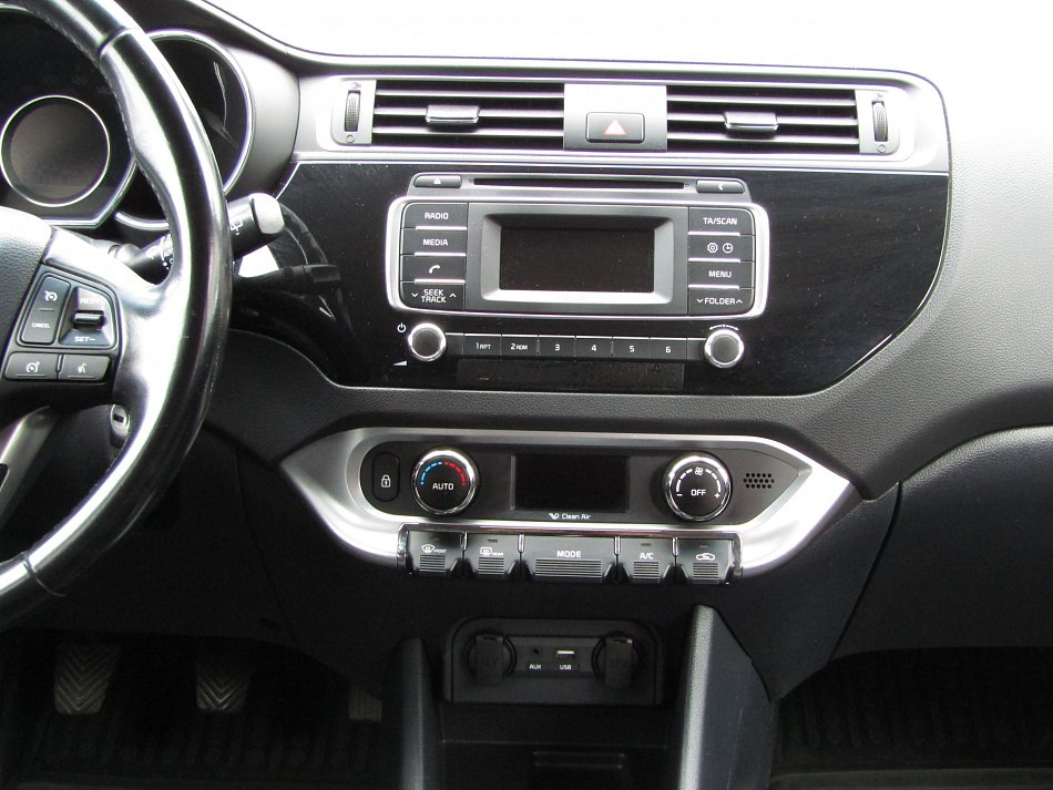 Kia Rio 1.4i 