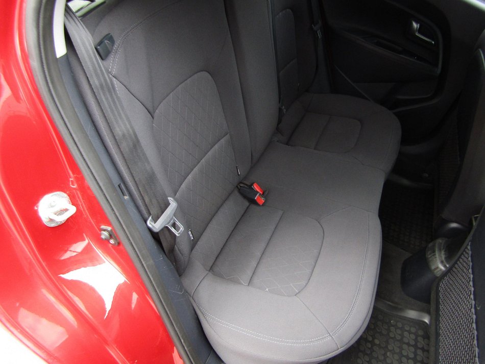 Kia Rio 1.4i 