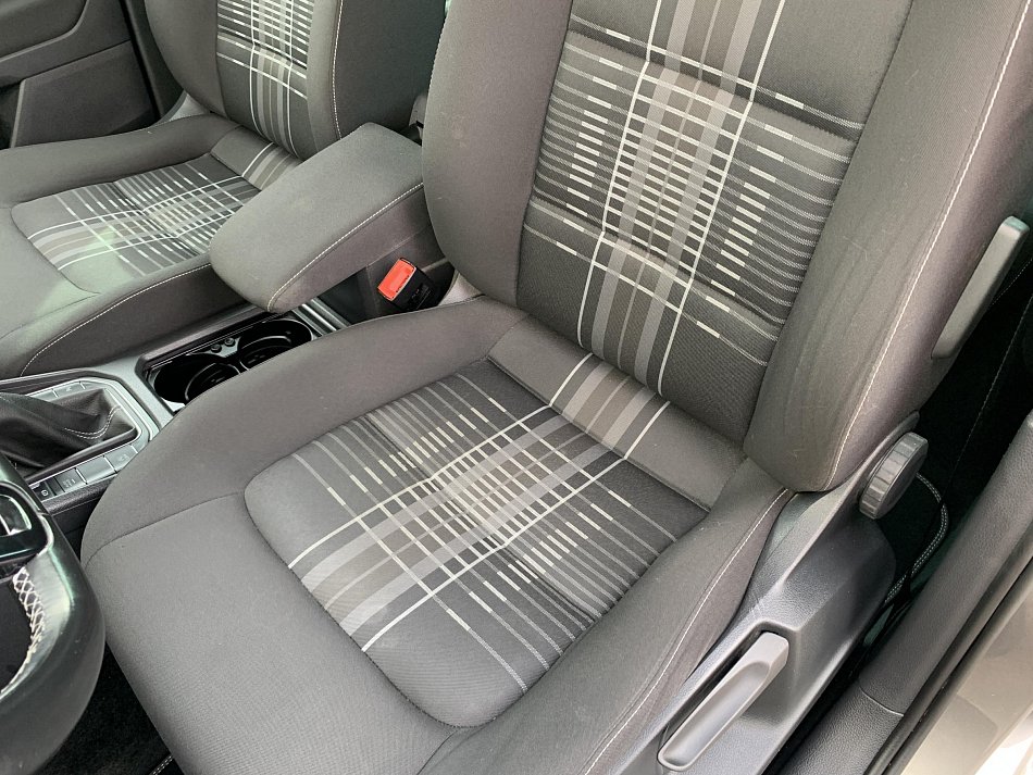 Volkswagen Sportsvan 1.6 TDi Lounge
