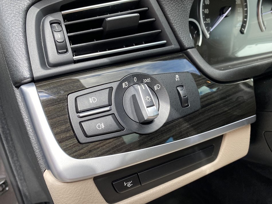 BMW Řada 5 3.0 D  xDrive 535d