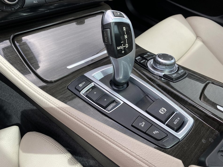 BMW Řada 5 3.0 D  xDrive 535d