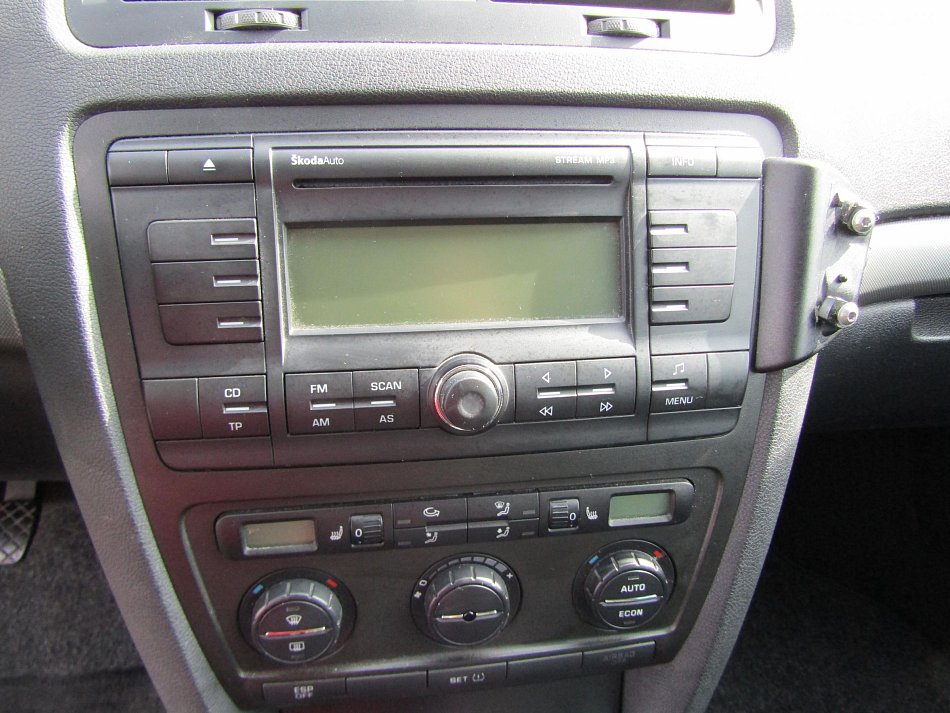 Škoda Octavia II 2.0 FSi Elegance