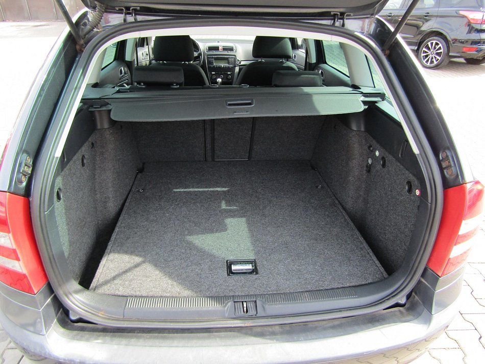 Škoda Octavia II 2.0 FSi Elegance