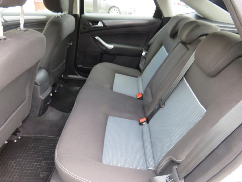 Ford Mondeo 1.6i 
