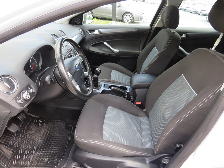 Ford Mondeo 1.6i 