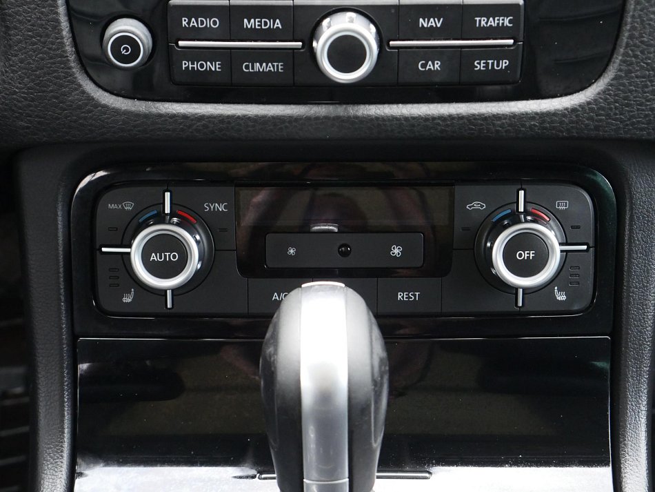 Volkswagen Touareg 3.0 TDi  4x4