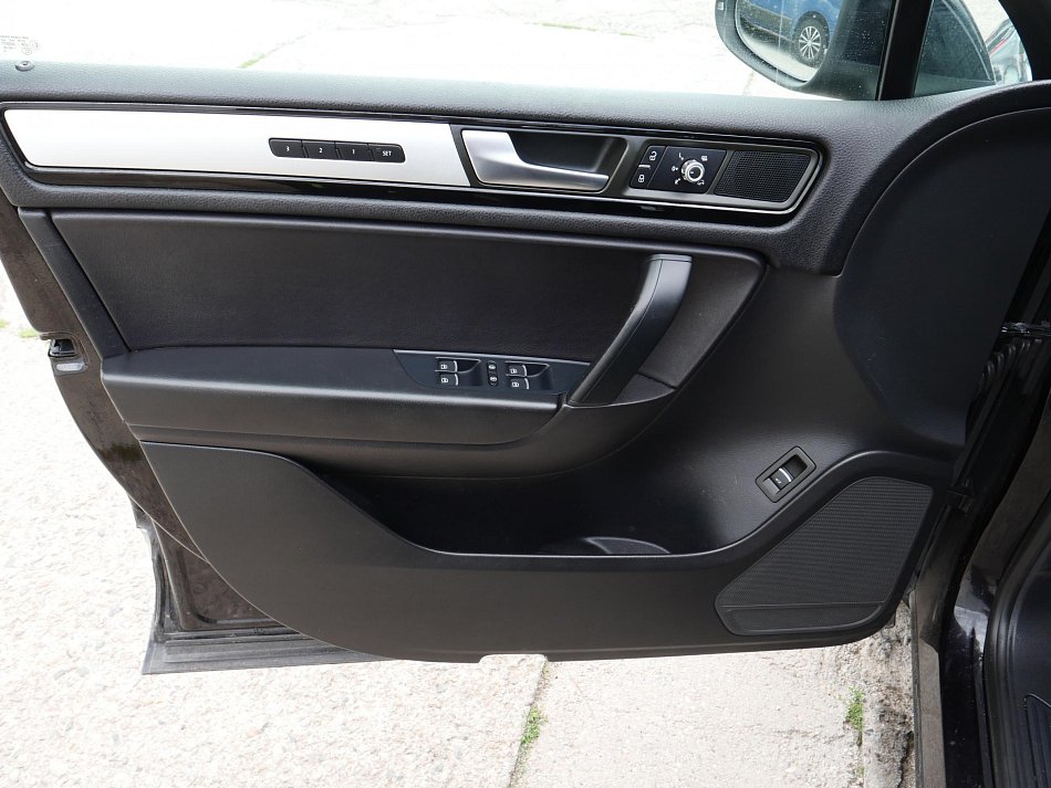 Volkswagen Touareg 3.0 TDi  4x4