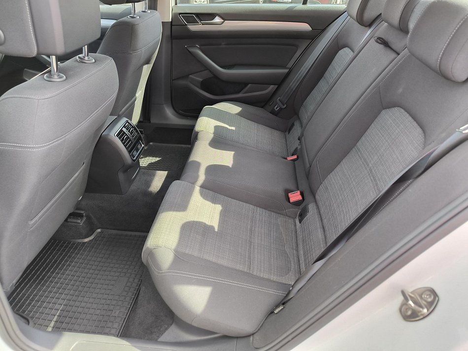 Volkswagen Passat 1.5 TSi Business