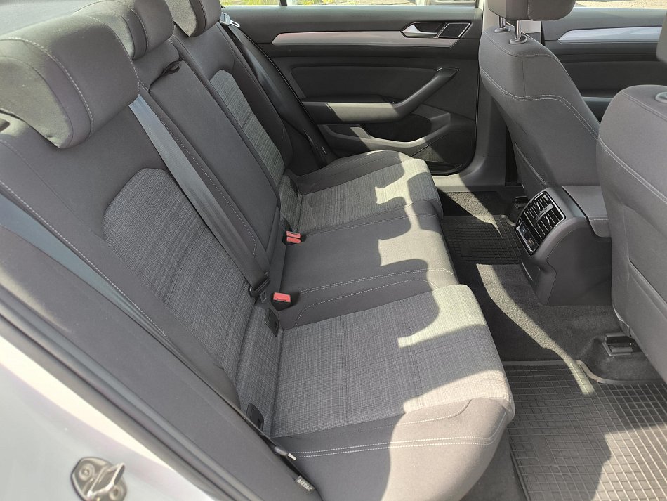 Volkswagen Passat 1.5 TSi Business