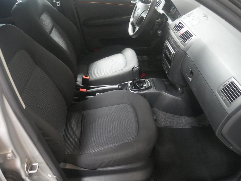 Škoda Fabia I 1.4i 16V Ambiente