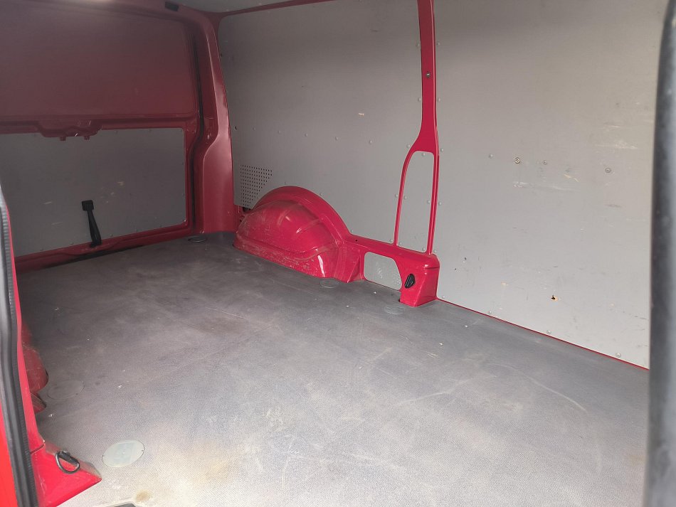 Volkswagen Transporter 2.0TDi  L2H1