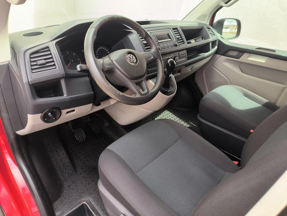Volkswagen Transporter 2.0TDi  L2H1