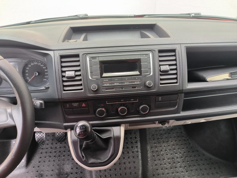 Volkswagen Transporter 2.0TDi  L2H1