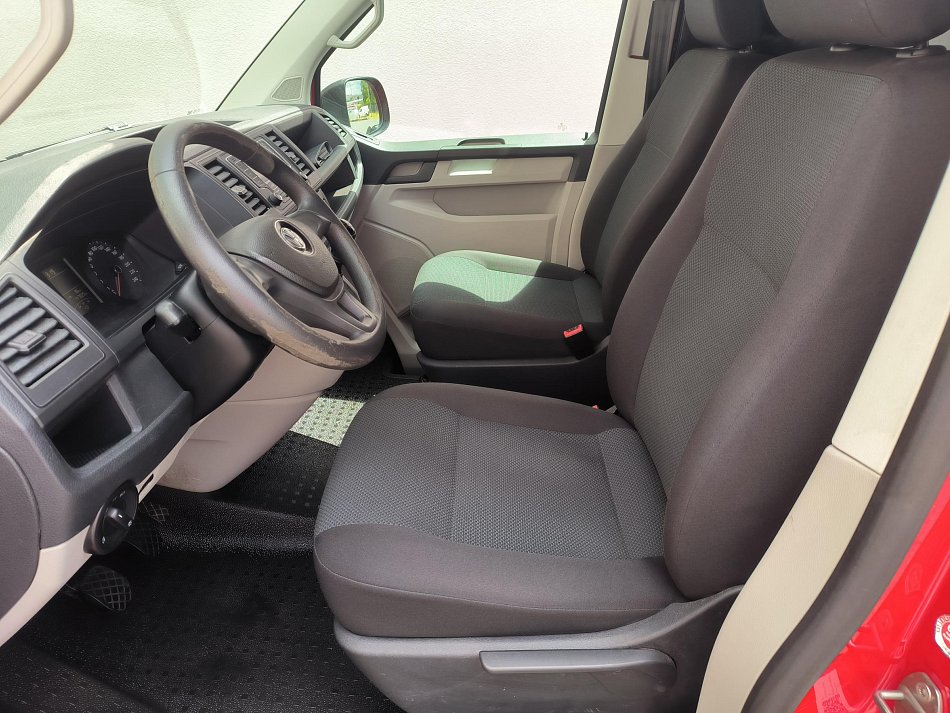 Volkswagen Transporter 2.0TDi  L2H1