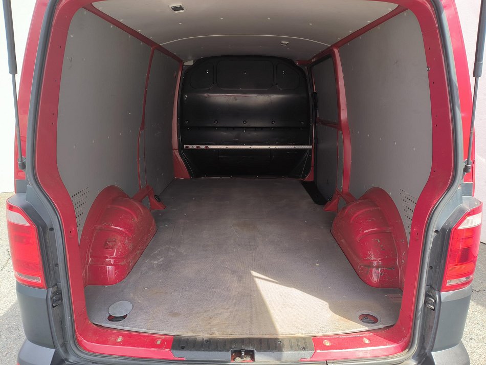 Volkswagen Transporter 2.0TDi  L2H1