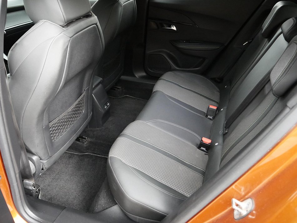Peugeot 2008 1.2 PT GT Line