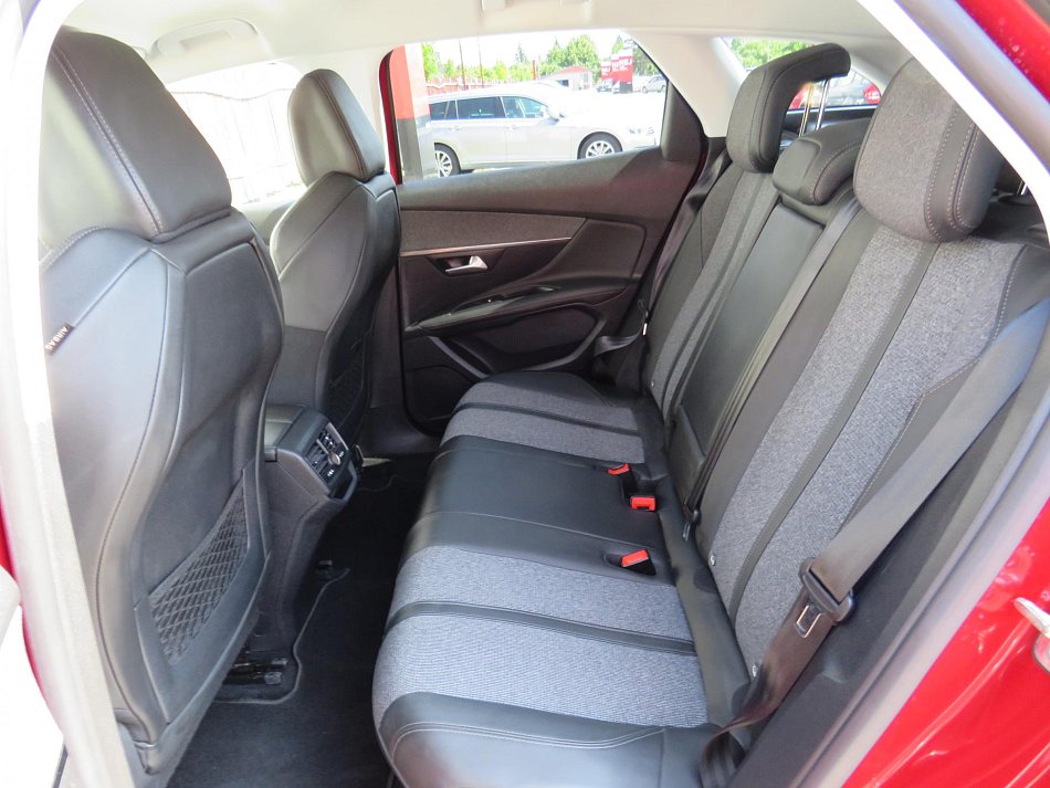 Peugeot 3008 1.2PT Allure