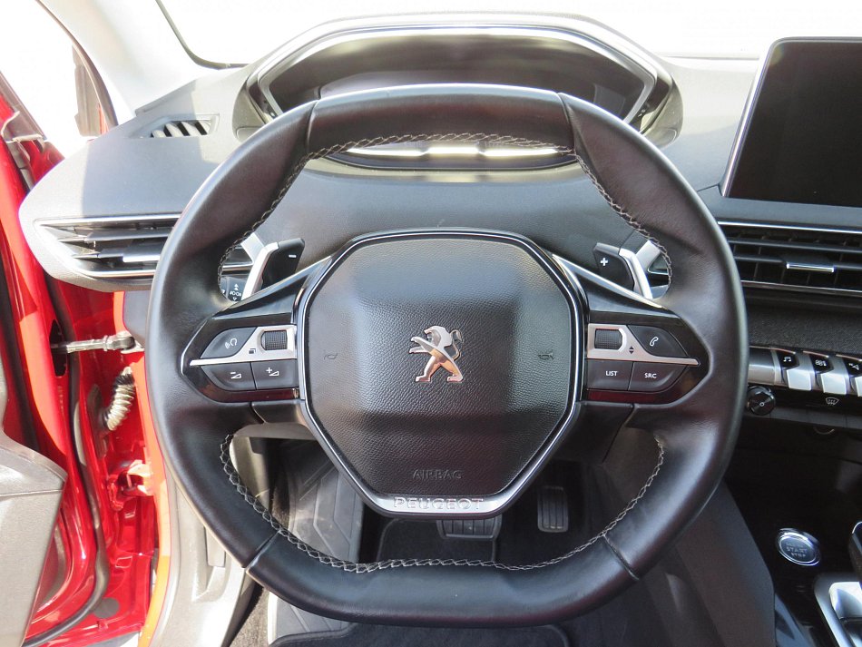 Peugeot 3008 1.2PT Allure