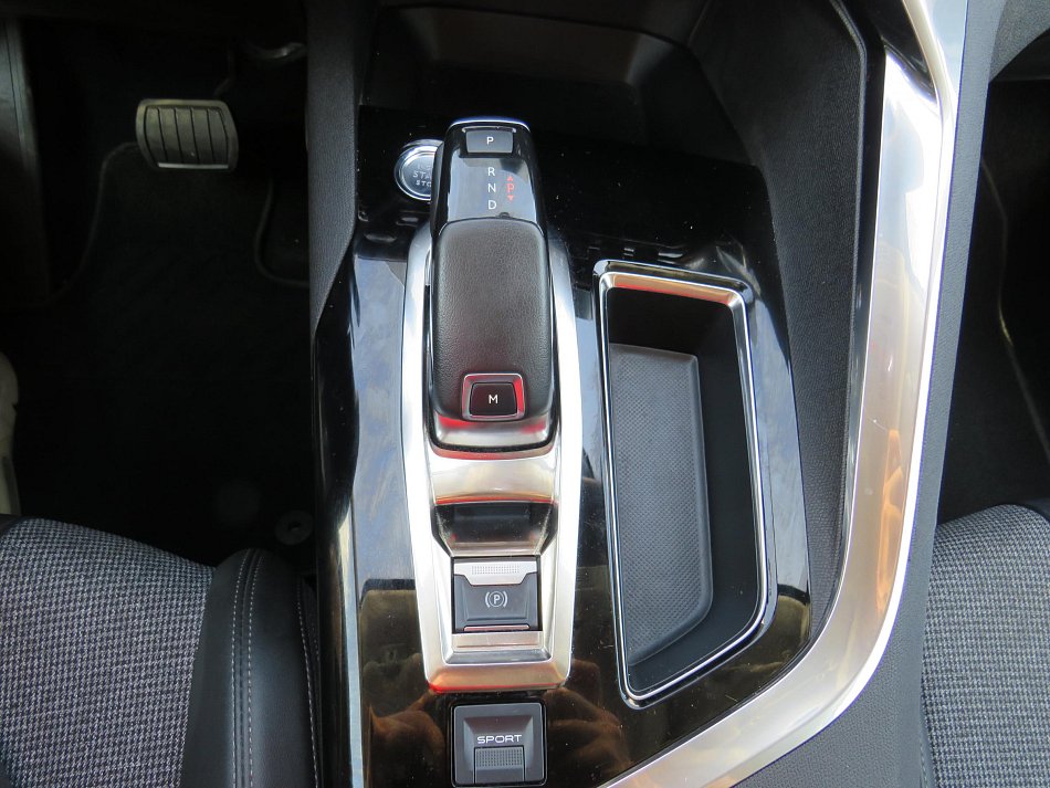 Peugeot 3008 1.2PT Allure