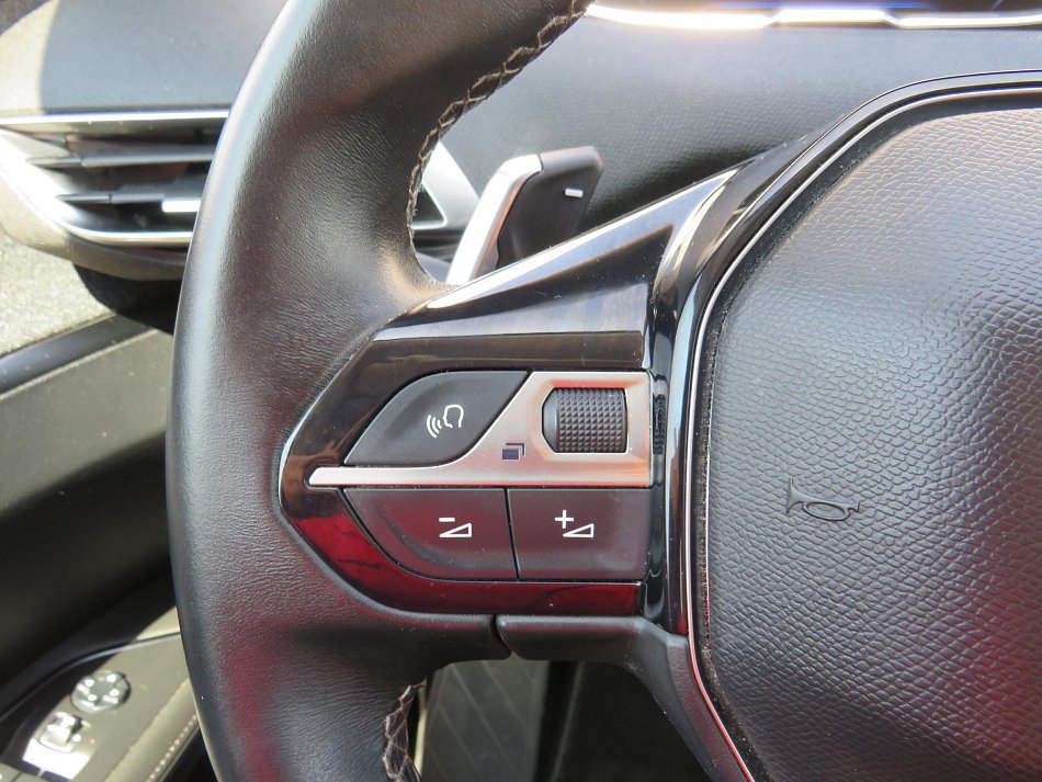 Peugeot 3008 1.2PT Allure