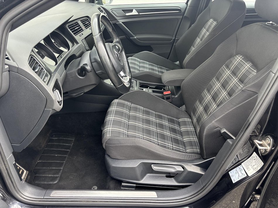 Volkswagen Golf 2.0 TDi GTD