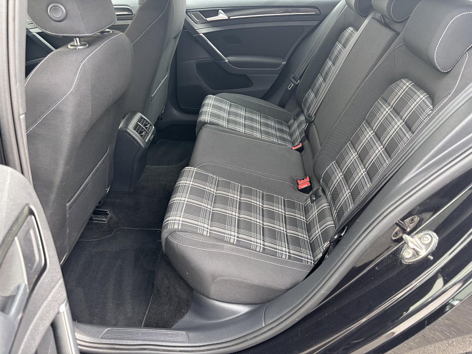 Volkswagen Golf 2.0 TDi GTD