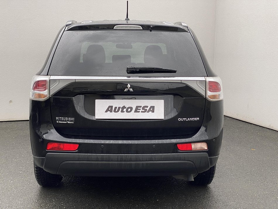 Mitsubishi Outlander 2.0 MIVEC Invite