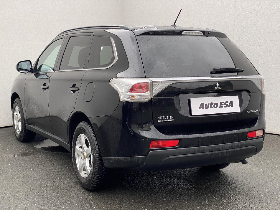Mitsubishi Outlander 2.0 MIVEC Invite