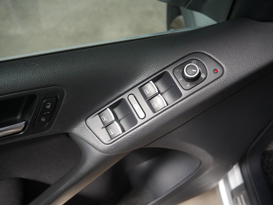 Volkswagen Tiguan 2.0 TSi 