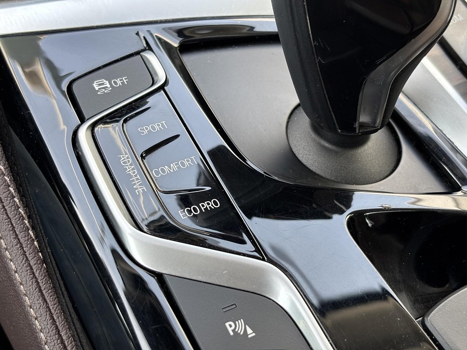 BMW Řada 5 3.0 D LuxuryLine 540d xDrive