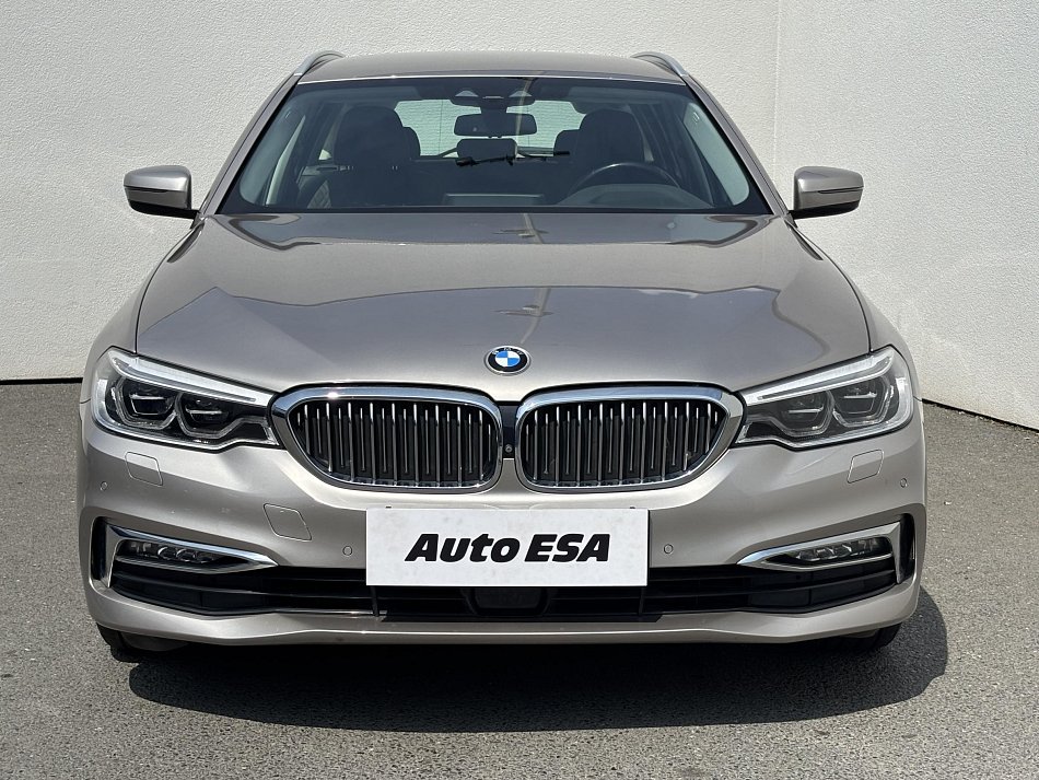 BMW Řada 5 3.0 D LuxuryLine 540d xDrive