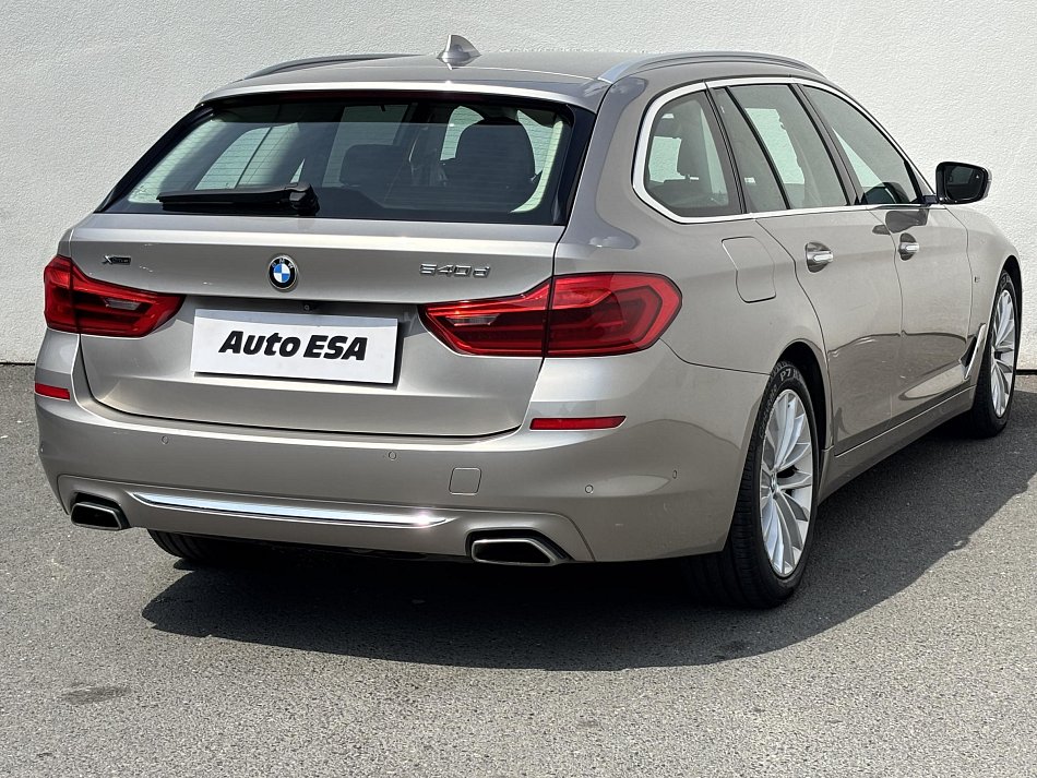 BMW Řada 5 3.0 D LuxuryLine 540d xDrive