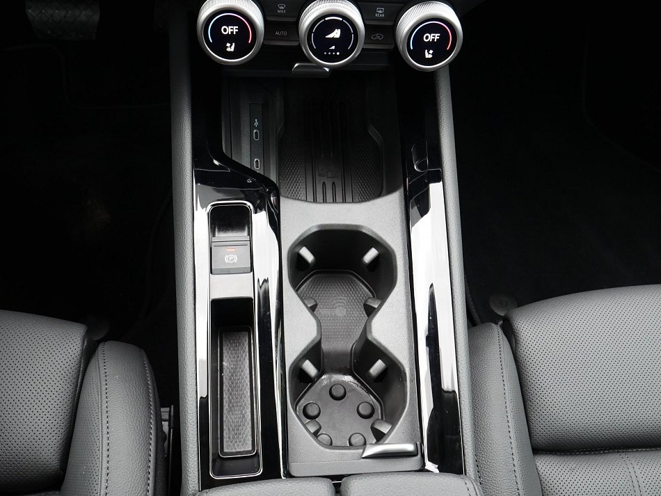 Škoda Superb IV 2.0 TDi L&K 4x4