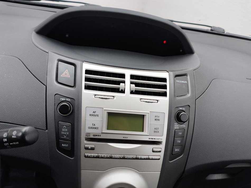 Toyota Yaris 1.3i Sol