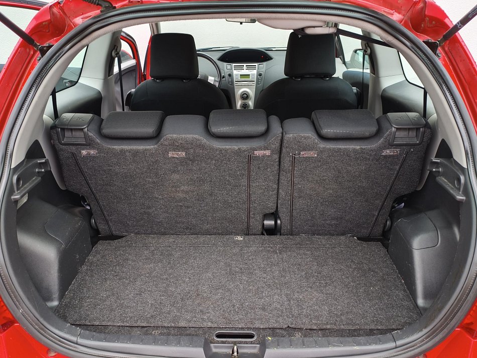Toyota Yaris 1.3i Sol